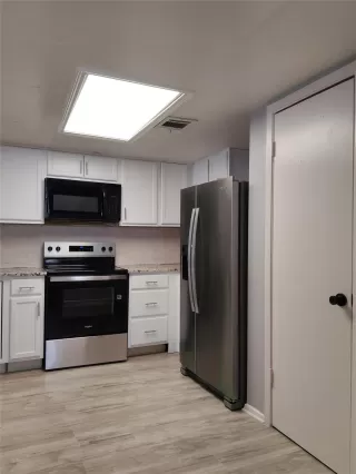 Photo #2: 10025443 Listing