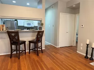 Photo #2: 10105790 Listing