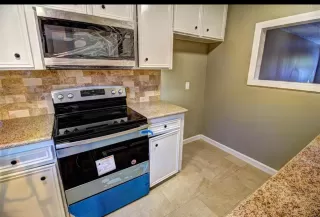 Photo #5: 10120611 Listing