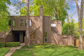 Photo #1: 10141912 Listing