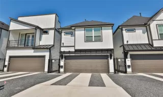 More Details about MLS # 10331752 : 119B E 43RD STREET