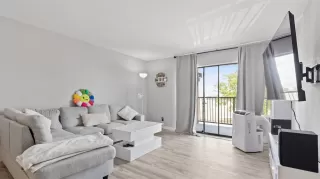 Photo #3: 10337890 Listing