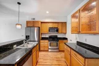 Photo #3: 10340773 Listing