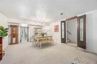 Photo #4: 10368713 Listing