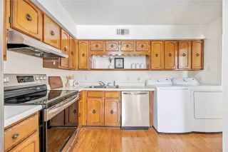 Photo #6: 10368713 Listing