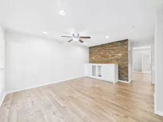 Photo #6: 10416766 Listing 