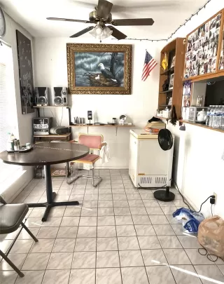 Photo #4: 10526019 Listing