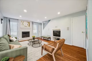 Photo #4: 10663252 Listing