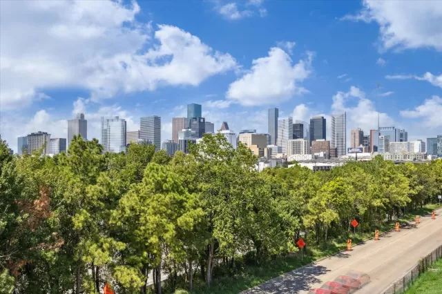 MLS: 10744319 Condo For Sale