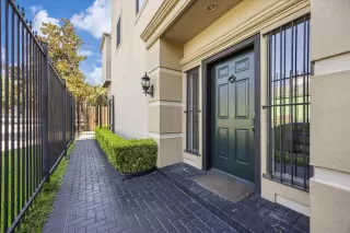 Photo #2: 10744319 Listing 