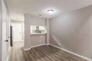 Photo #5: 10908944 Listing