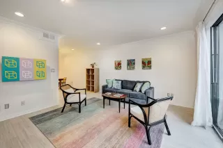 Photo #2: 10946305 Listing