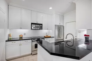 Photo #5: 10946305 Listing