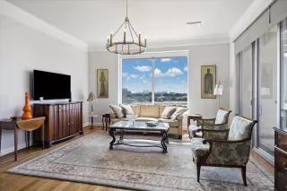 Photo #5: 10969871 Listing