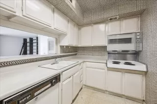 Photo #4: 11481037 Listing