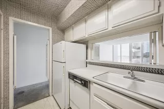 Photo #5: 11481037 Listing