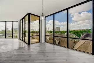 Photo #6: 11593373 Listing