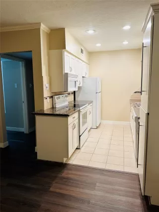 Photo #4: 11786771 Listing