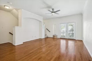 Photo #6: 11817443 Listing