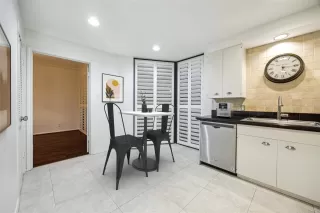 Photo #5: 11897175 Listing