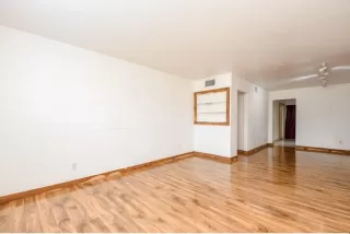 Photo #4: 12311123 Listing