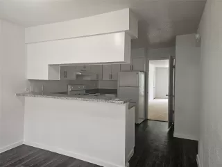 Photo #3: 12592749 Listing