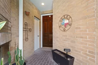 Photo #3: 12748162 Listing