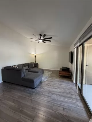 Photo #3: 12965042 Listing 