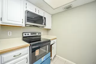 Photo #5: 13367271 Listing