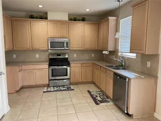 Photo #5: 13557747 Listing 