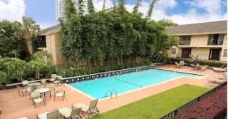 Photo #1: 13595307 Listing