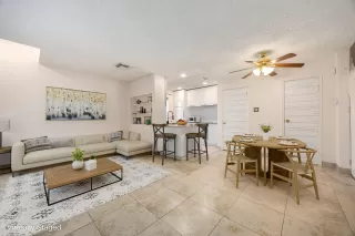 Photo #4: 13861283 Listing