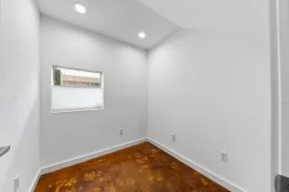 Photo #5: 14323473 Listing