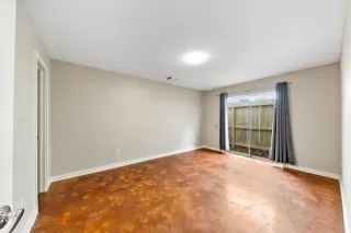 Photo #6: 14323473 Listing