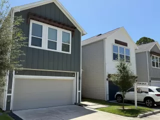 Photo #1: 14338026 Listing