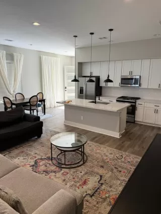 Photo #5: 14338026 Listing