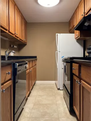 Photo #4: 14533992 Listing