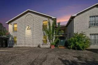 Photo #1: 14748124 Listing 