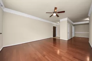 Photo #6: 14943084 Listing