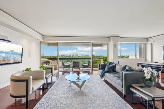 MLS: 14968392 Condo For Sale