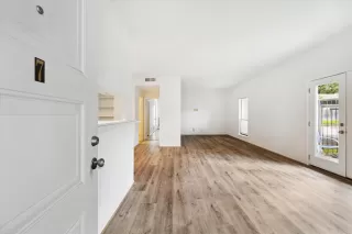 Photo #1: 15066011 Listing 