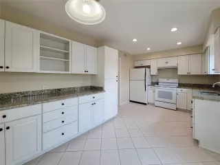 Browse active condo listings in BAXTER  HOUSE