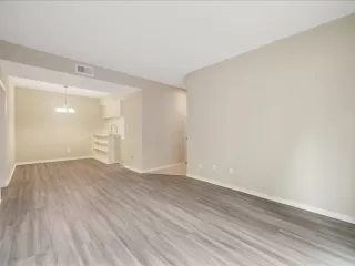 Photo #2: 15600286 Listing