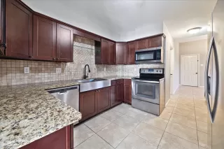 Photo #4: 15742460 Listing