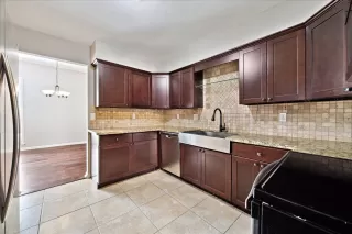 Photo #6: 15742460 Listing