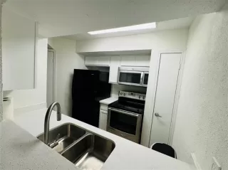 Photo #5: 15844143 Listing