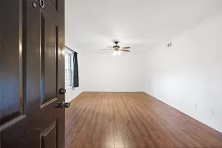 Photo #4: 15894428 Listing