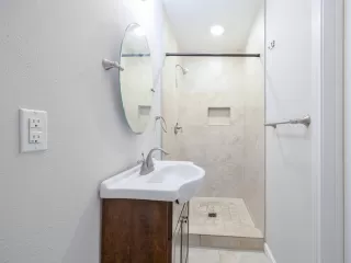 Photo #4: 15897679 Listing