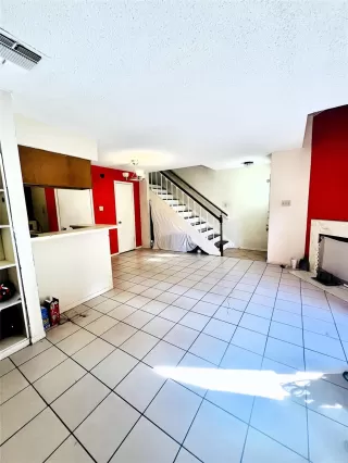 Photo #3: 15985722 Listing