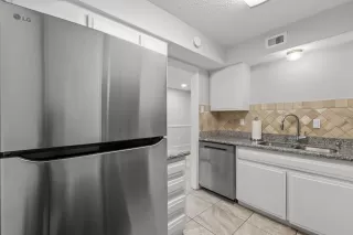 Photo #5: 16039307 Listing 